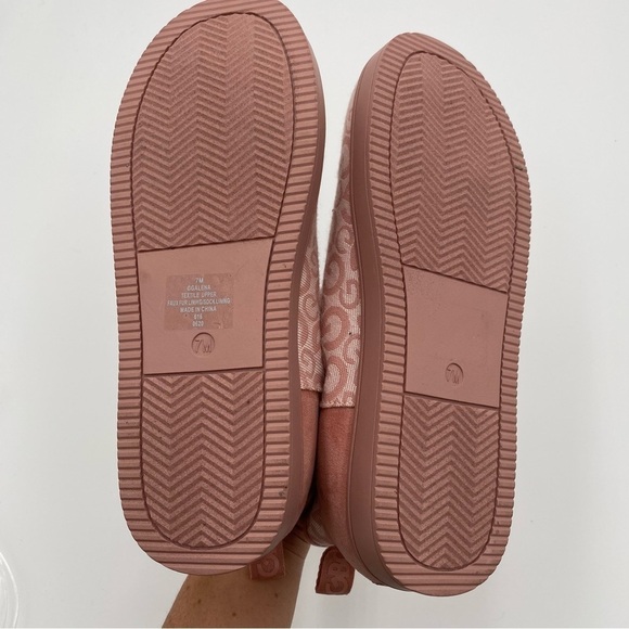 G‎ By Guess GBG Alena LOGO Short Faux Fur Winter Boots Ankle Booties Pink (NWOT) - Picture 7 of 8